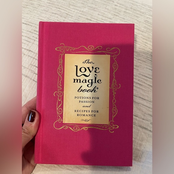 BRAND NEW SET OF 3 LOVE SPELL BOOKS - Picture 4 of 9